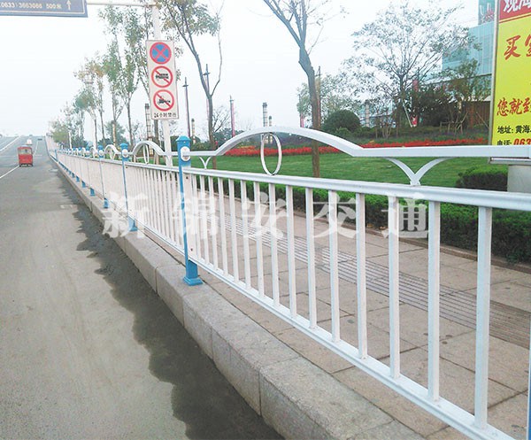 人行道護(hù)欄